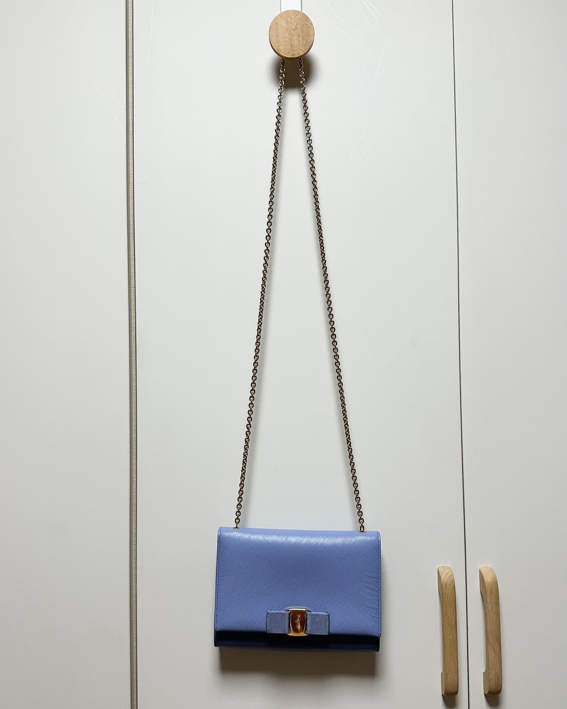 정품 페라가모 지니백 리본 미니백 하늘색 상품이미지6