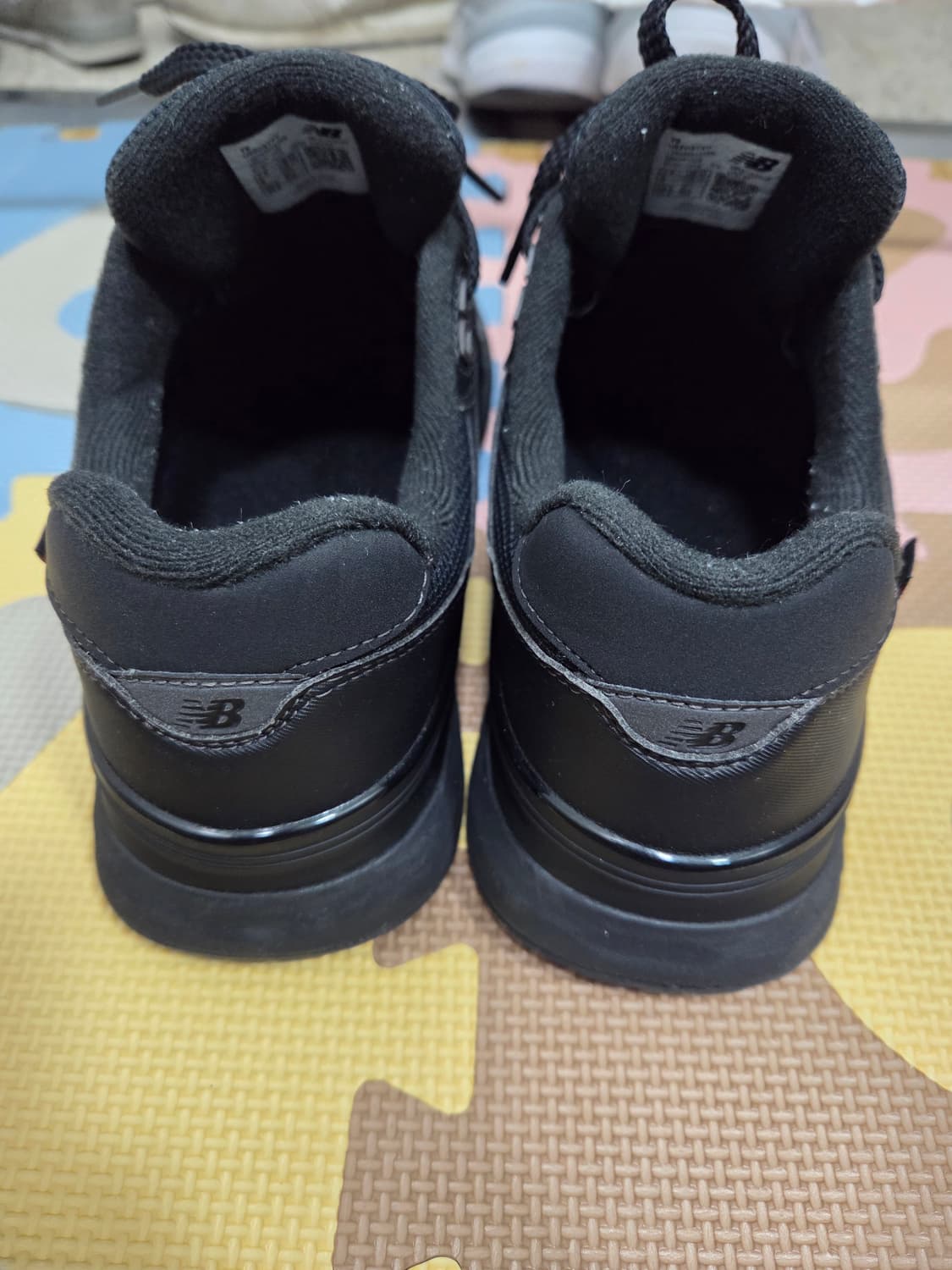 뉴발란스 880v7 고어텍스 블랙 255 상품이미지5