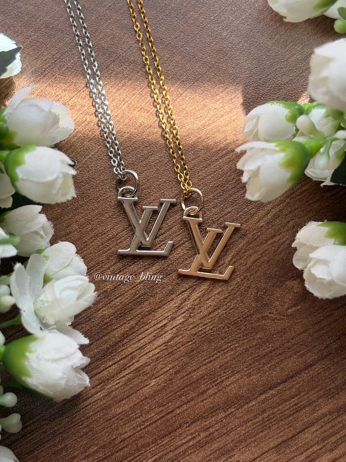루이비통 심플 로고 목걸이 상품이미지1