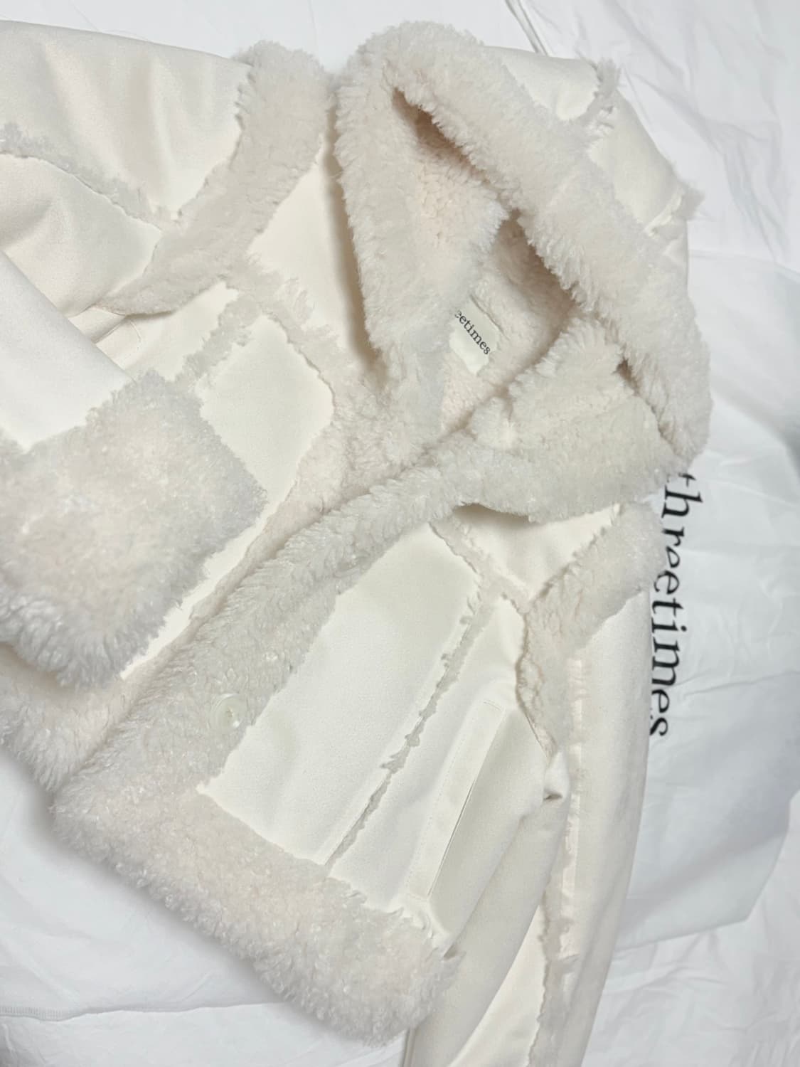 쓰리타임즈 베이비 퍼 후디 무스탕 코트 아이보리  상품이미지2