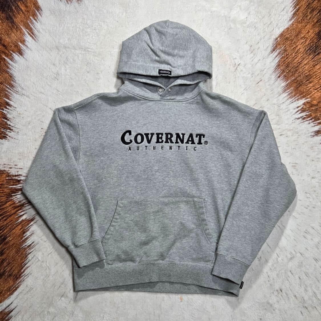 커버낫 그레이 로고 자수 후드티 상품이미지1