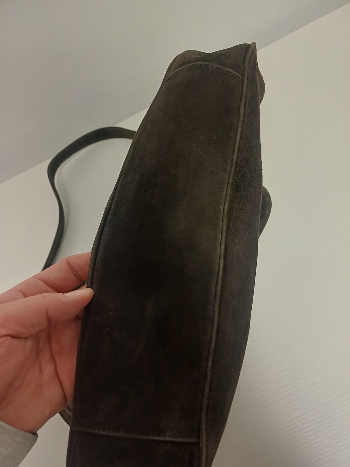 타임(TIME) 포스트모던 아카이브 스웨이드 숄더백 [다크 브라운] 상품이미지4