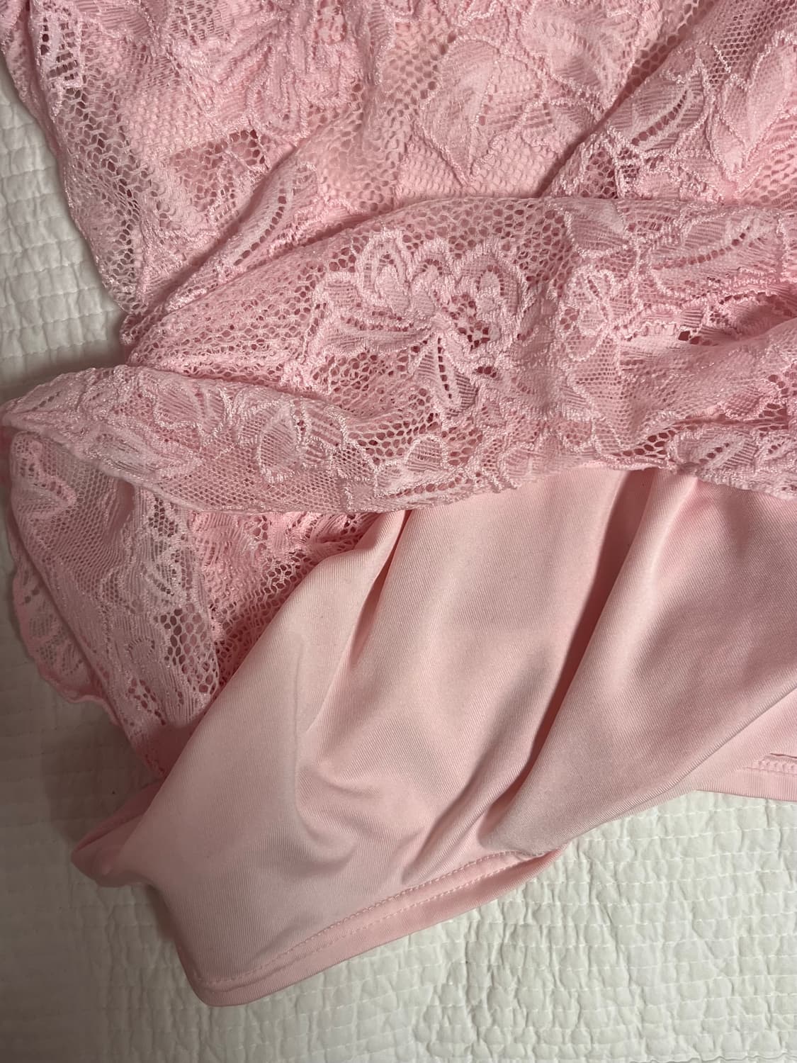 브라데리스 핑크 캐미솔 레이스 시스루 반팔 탑 상품이미지3