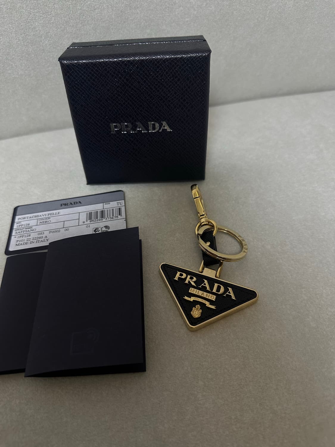 25년구매 [A+ 정품] 프라다 삼각로고 키링 상품이미지1