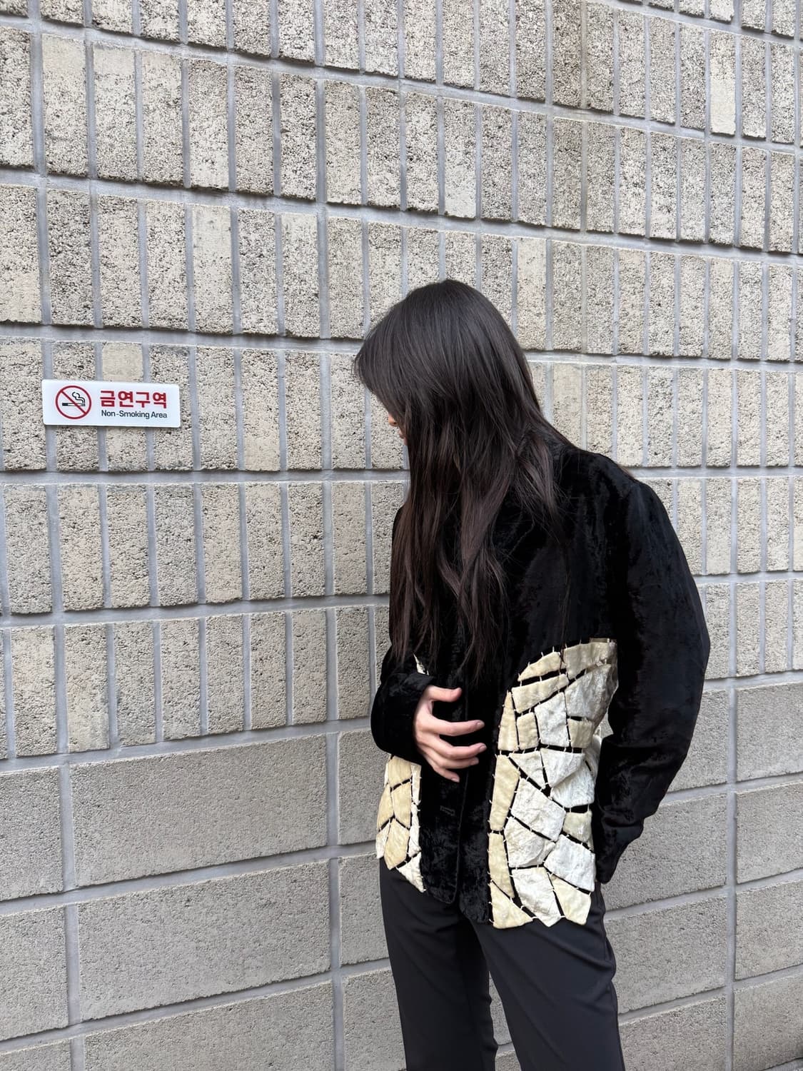 츠모리 치사토 그래픽 디테일 벨벳 블레이저 상품이미지10