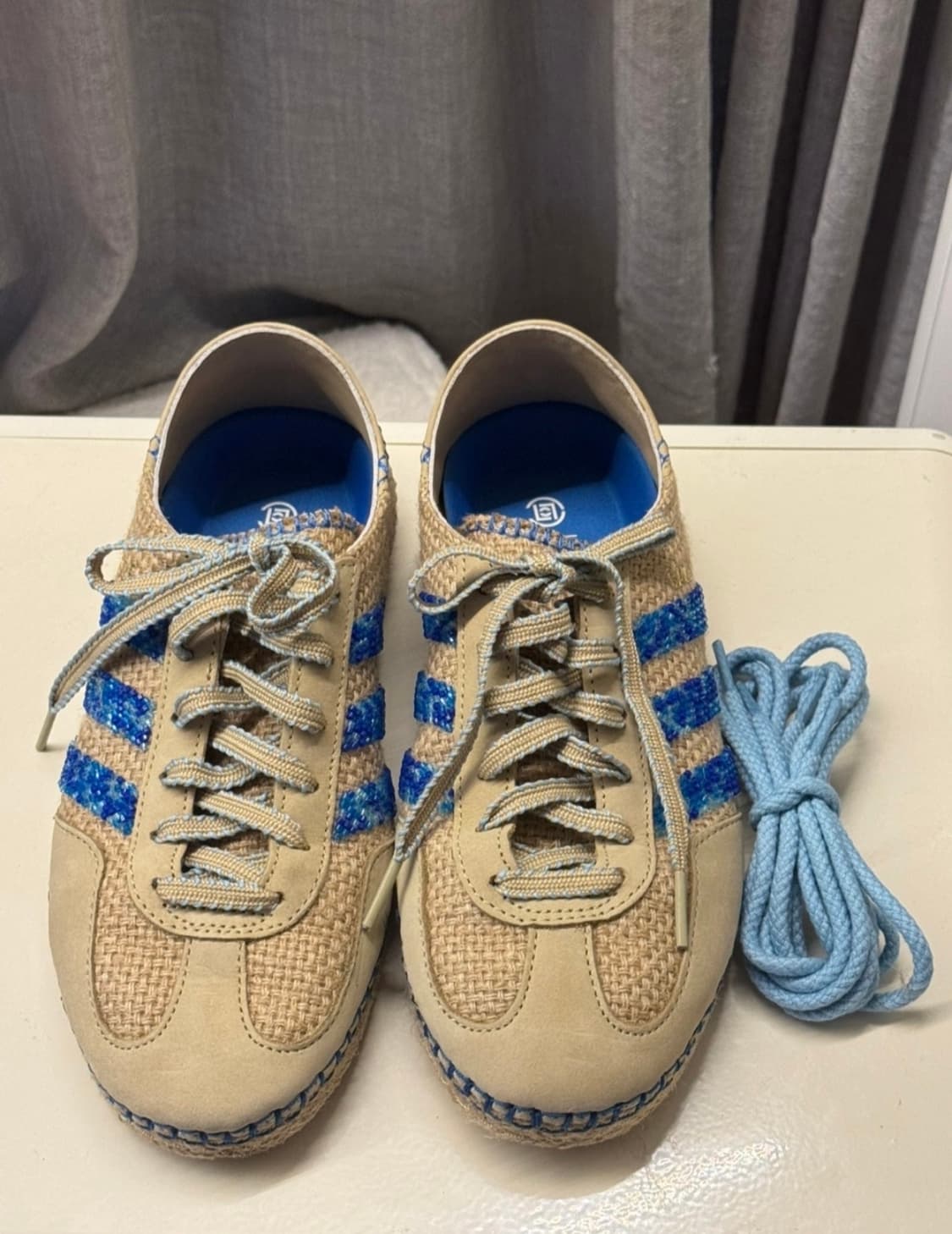 235mm 제니운동화 아디다스 x 클랏 가젤 리넨 카키 라이트 블루 상품이미지1