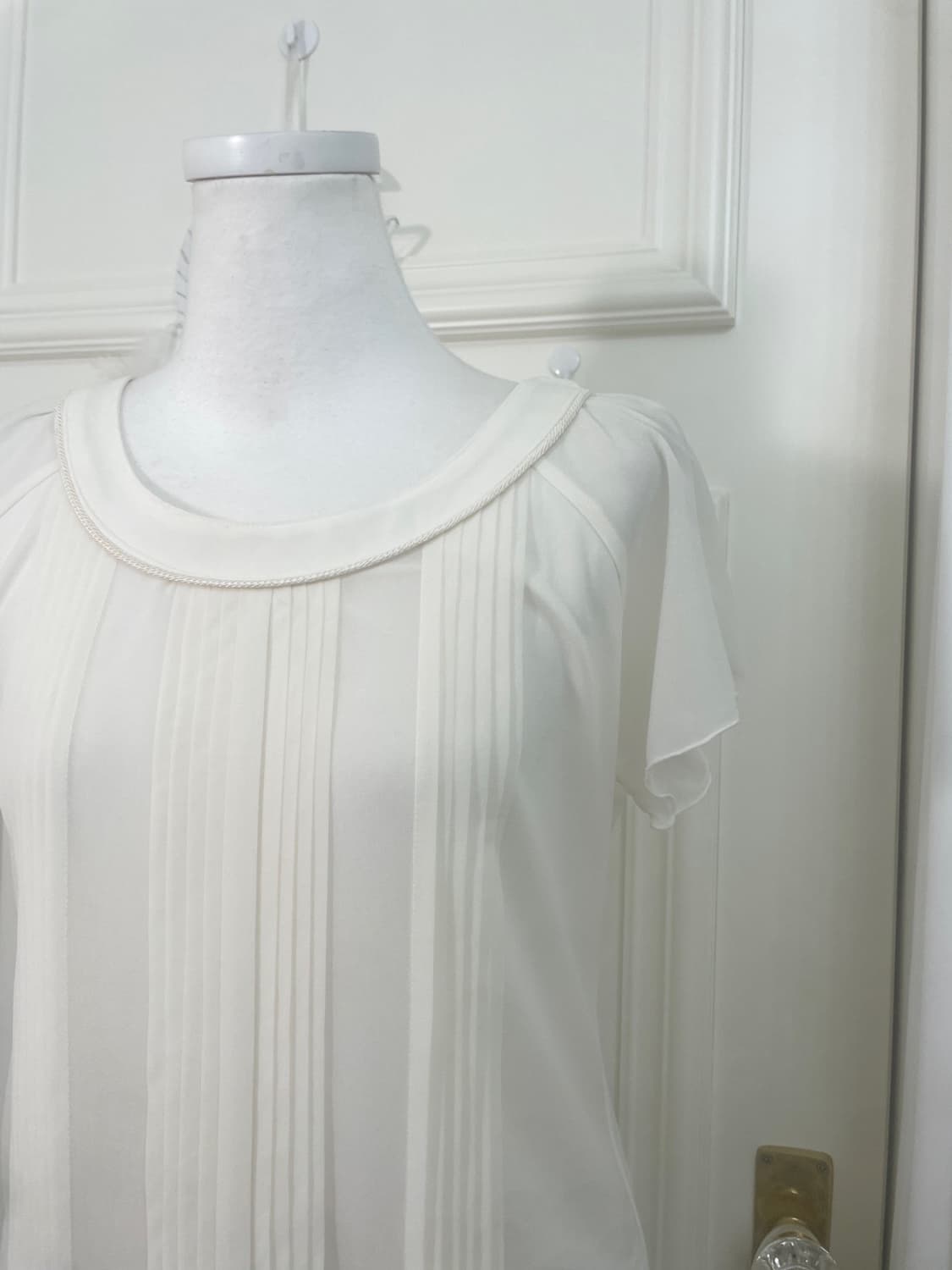 ivory pleats point basic blouse 상품이미지6