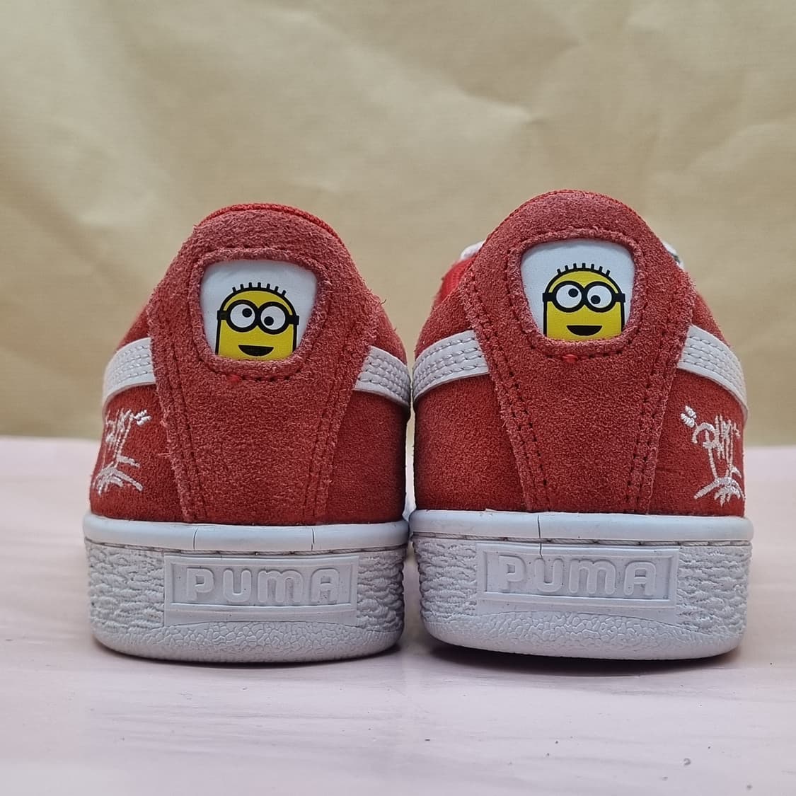 푸마 미니언즈 스웨이드 스니커즈 220 상품이미지4