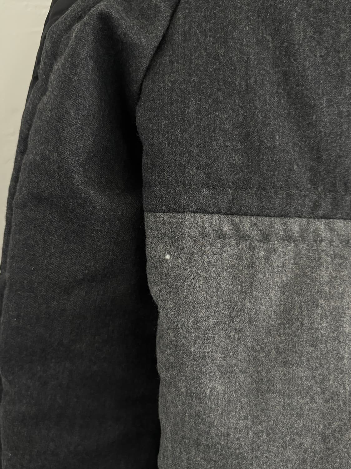 Moncler 몽클레어 블랙 그레이 배색 패딩  상품이미지10