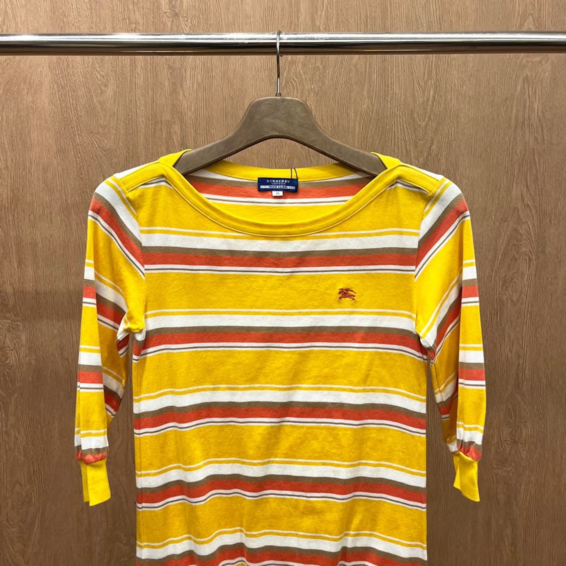 버버리 블루 라벨 7부 티셔츠 로고 자수 스트라이프 패턴 디테일 옐로우 상품이미지4