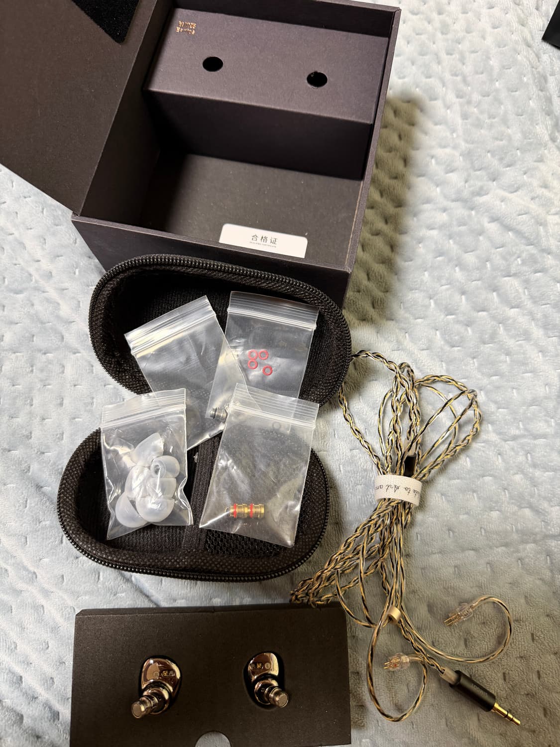 심갓 EA 500LM 이어폰 판매합니다. 풀박스 실착2회 상품이미지2