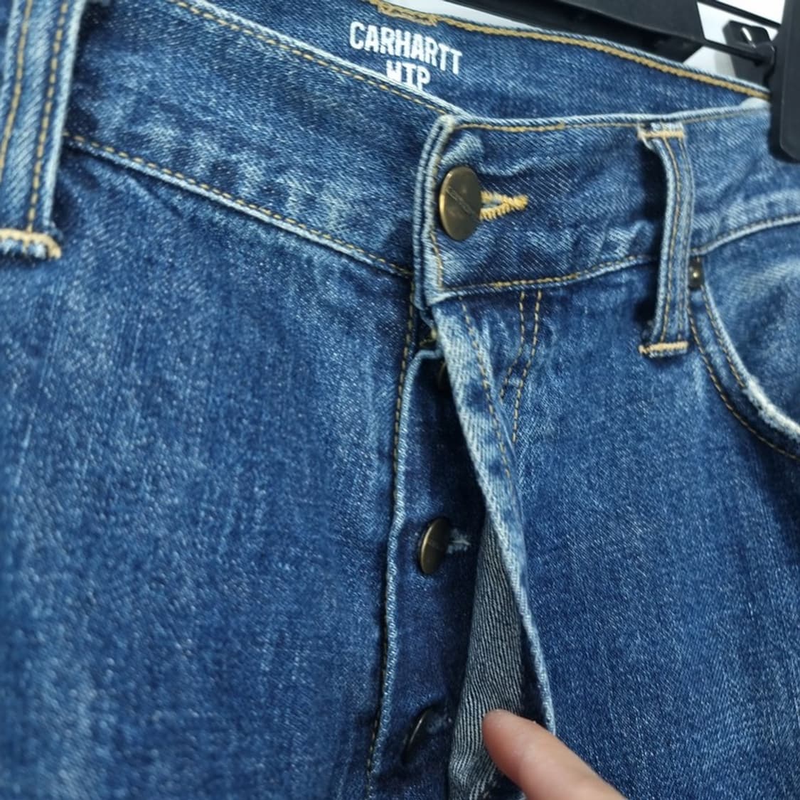 [칼하트] 로고 패치 테이퍼드 데님 팬츠 청바지 M18080 상품이미지6
