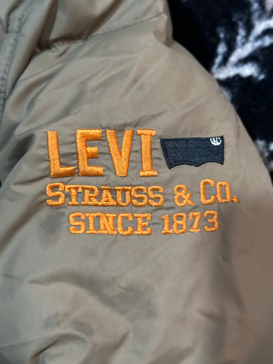 리바이스 암로고 패딩 점퍼 상품이미지2