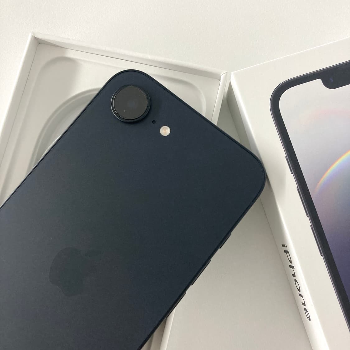 아이폰16e 블랙  상품이미지3