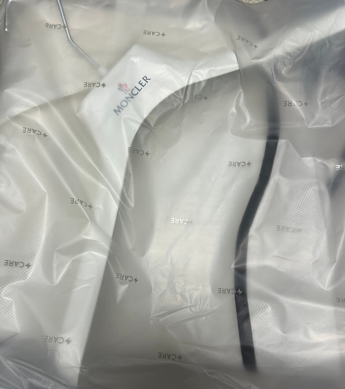 (정품)몽클레어 마르케 패딩 0사이즈 블랙 상품이미지8