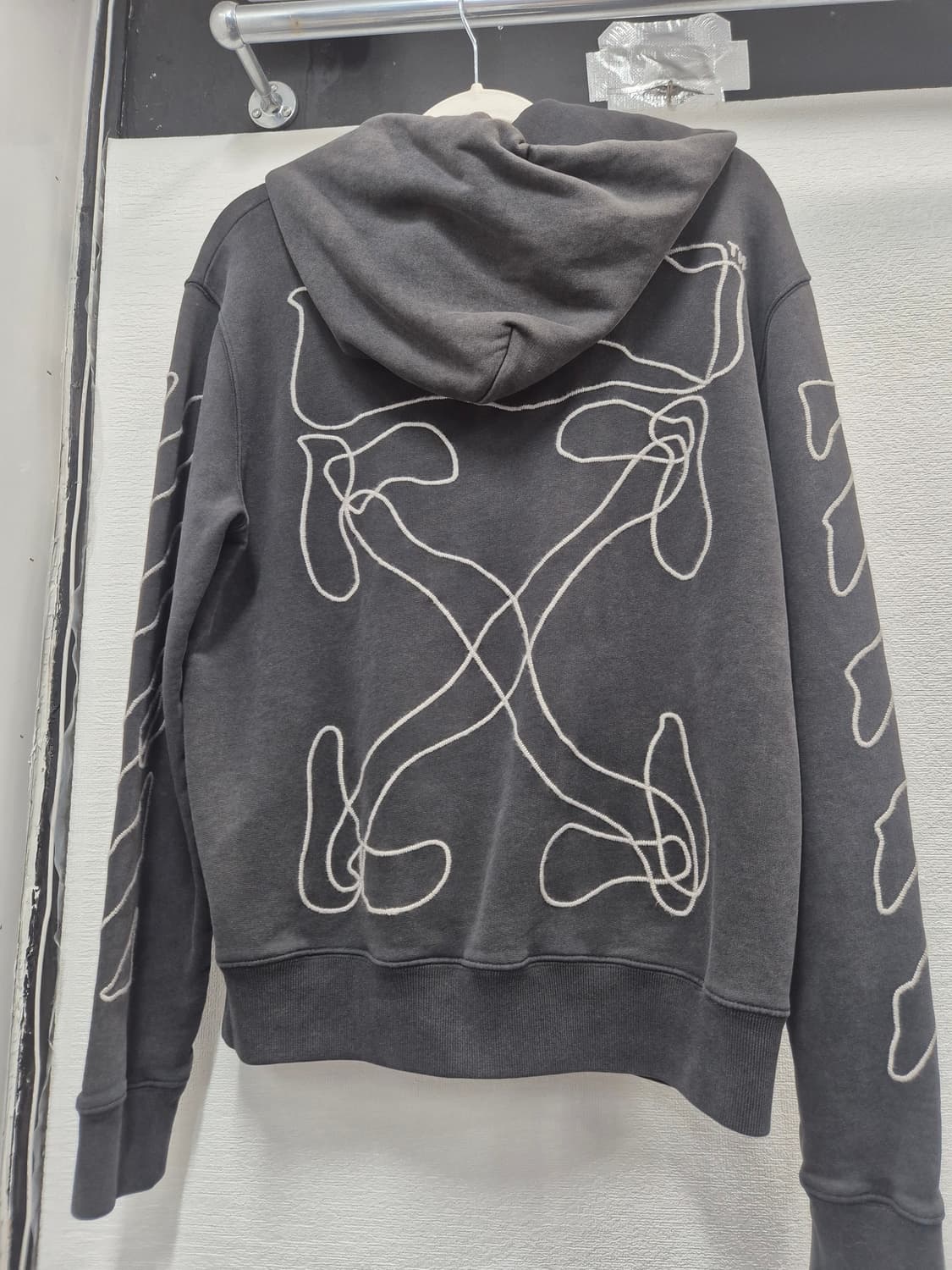 오프화이트 먹색 후드티  / M (정품) 상품이미지2