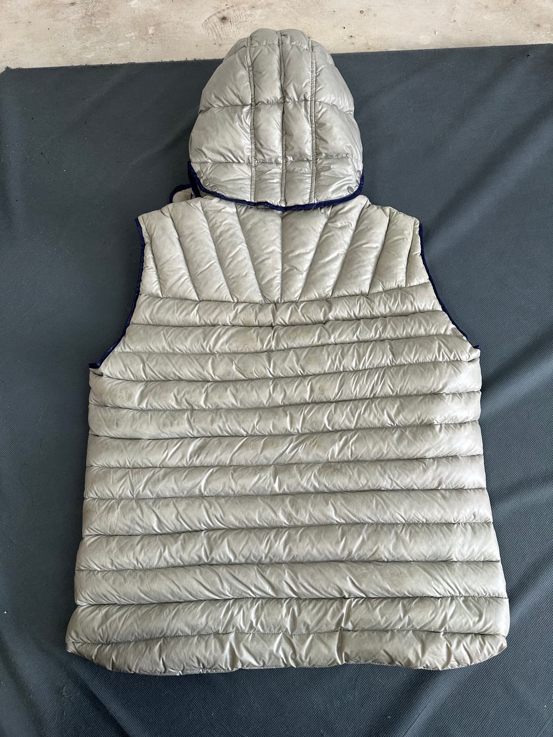 CP컴퍼니 고글 후드 패딩 조끼 90-95 상품이미지3