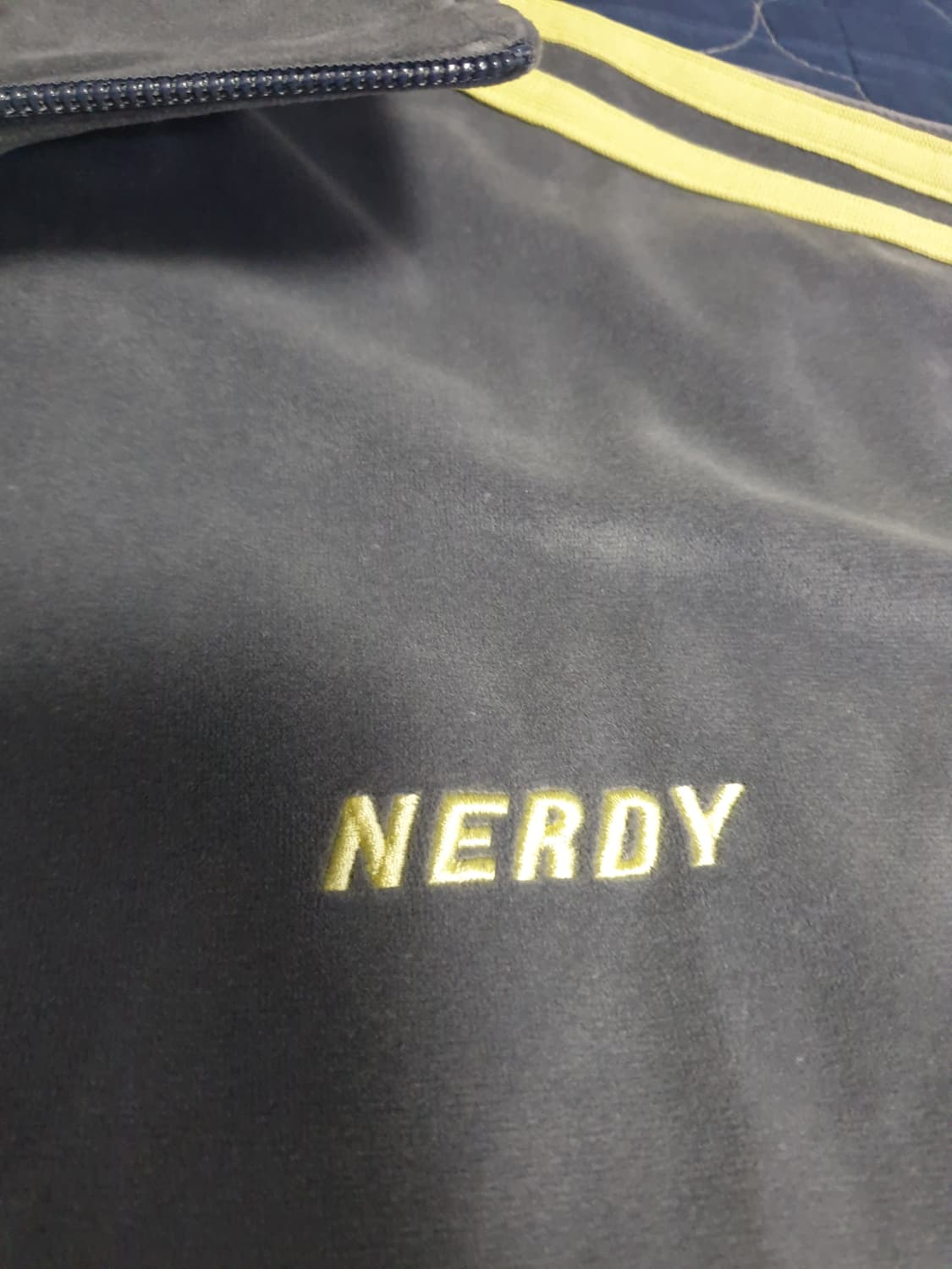 널디 오버사이즈 벨벳 배색 져지 집업자켓 블랙&그레이 (S) 상품이미지2