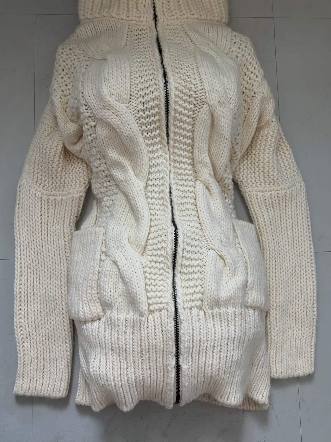 • Ivory High-Neck Knitwear Zip-Up 상품이미지8