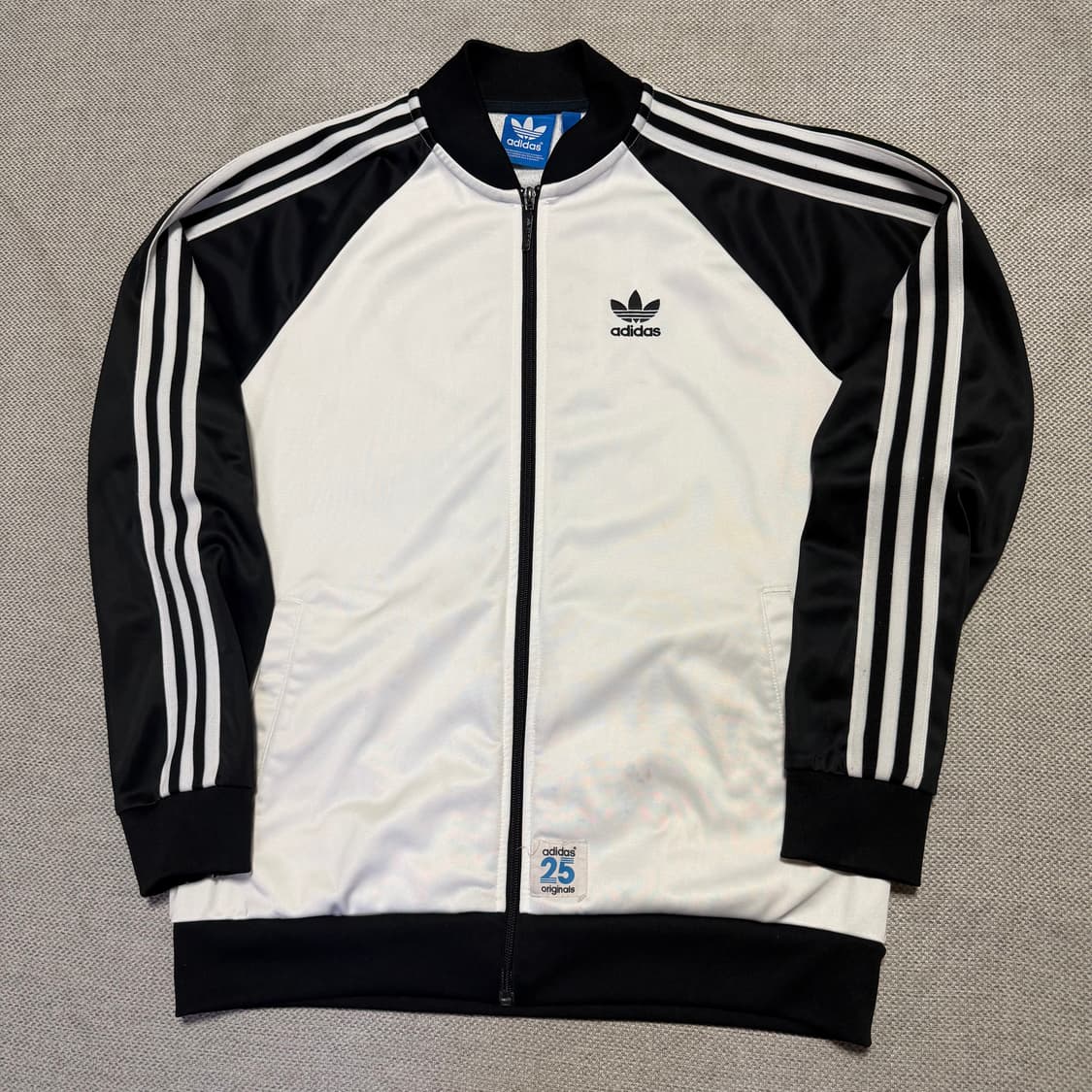 아디다스 오리지널 니고 베어 트랙탑 상품이미지1