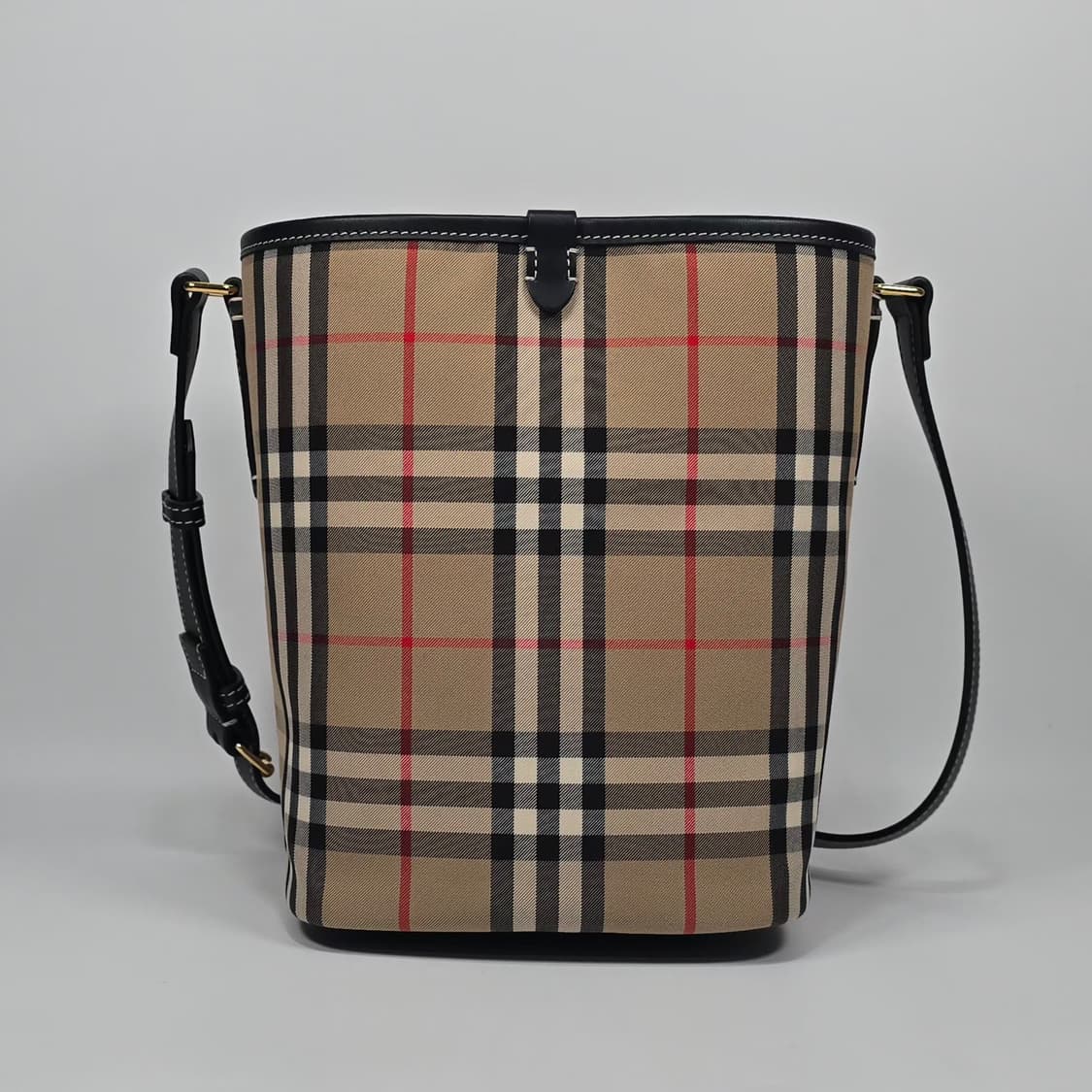 버버리 애쉬비 체크 버킷백 상품이미지2