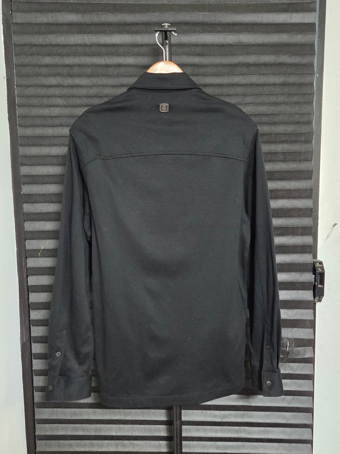 (정품) [솔리드옴므] 백 메탈 스퀘어 로고 카라 셔츠 | 00145 상품이미지8