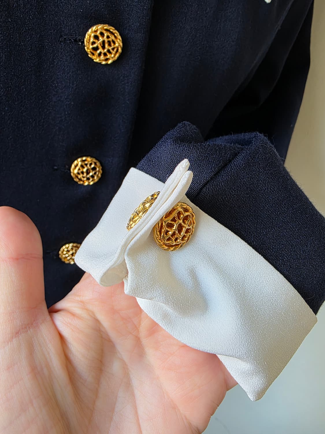 네이비 배색 금장 단추 원피스 상품이미지5