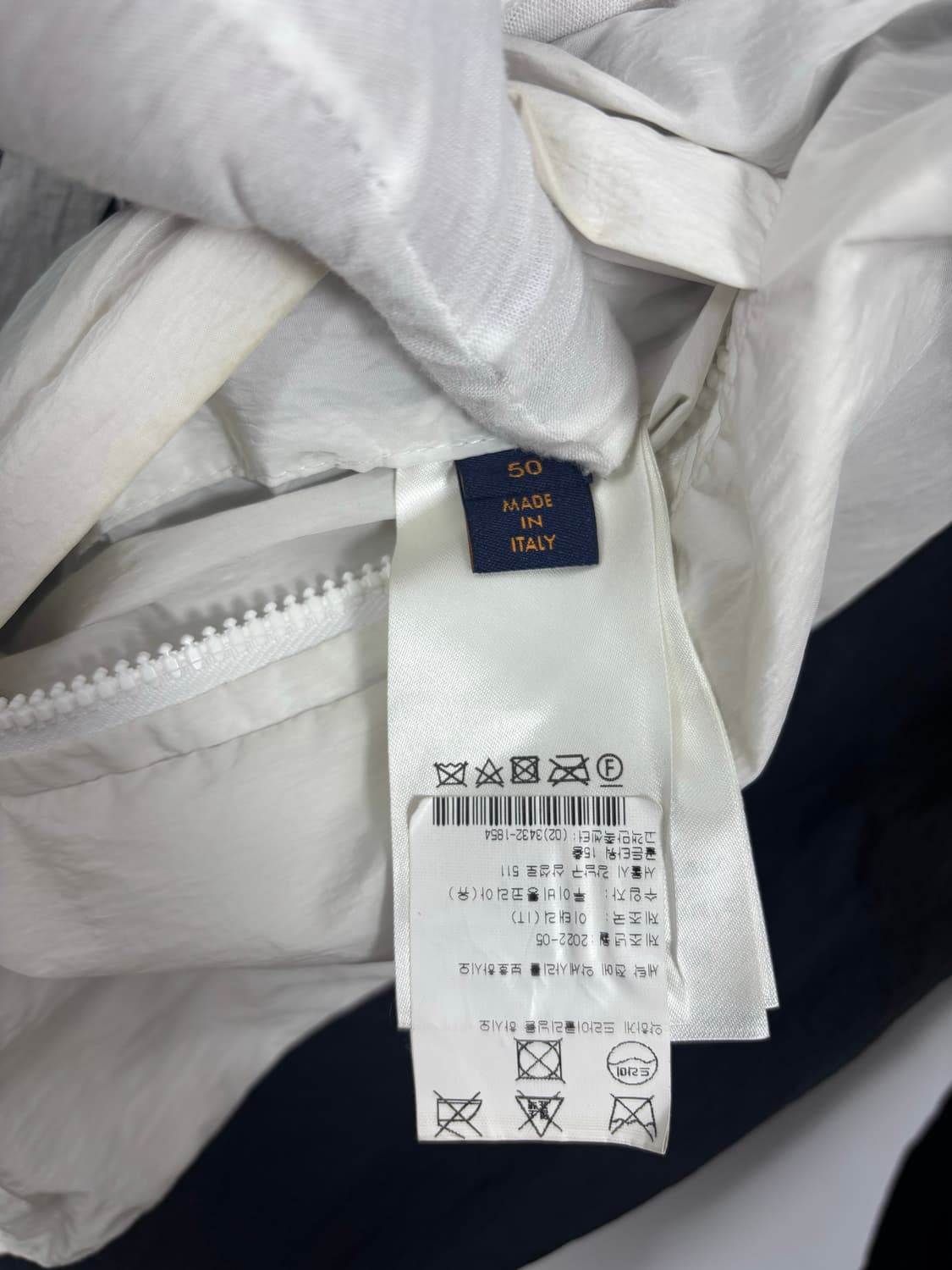 (새상품급)루이비통 라이트 윈드브레이커 50(L) 상품이미지9
