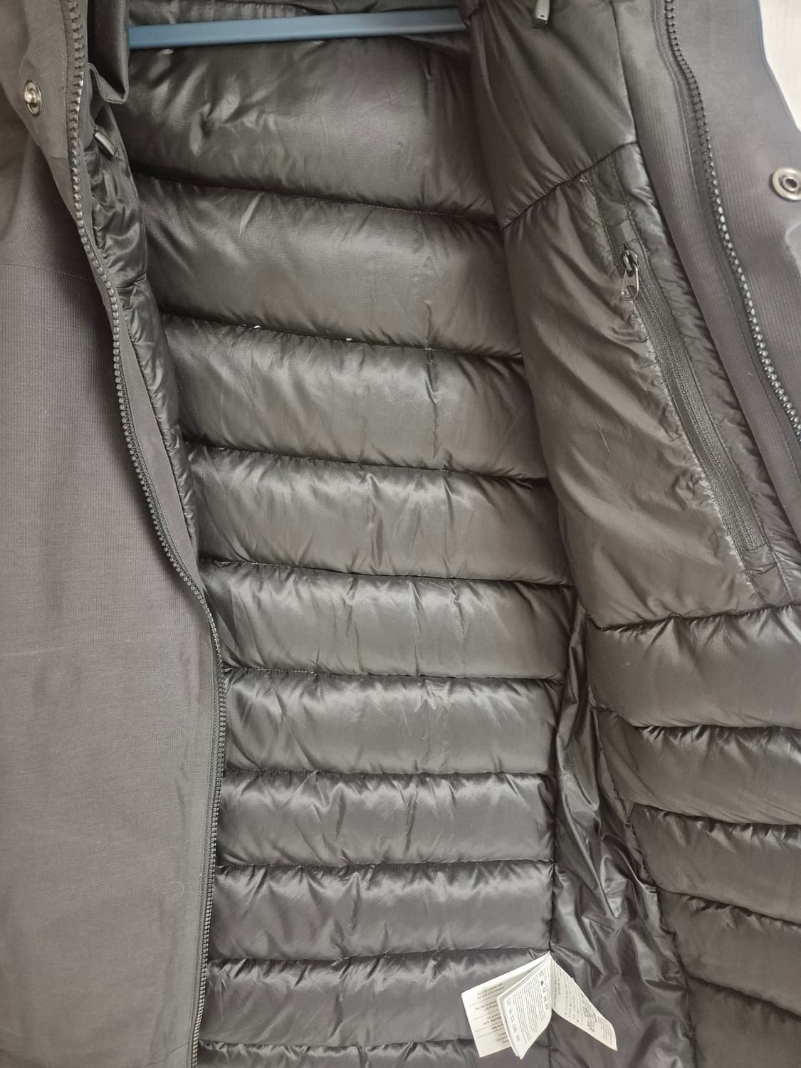 아크테릭스 써마 파카  패딩 M 블랙 상품이미지6