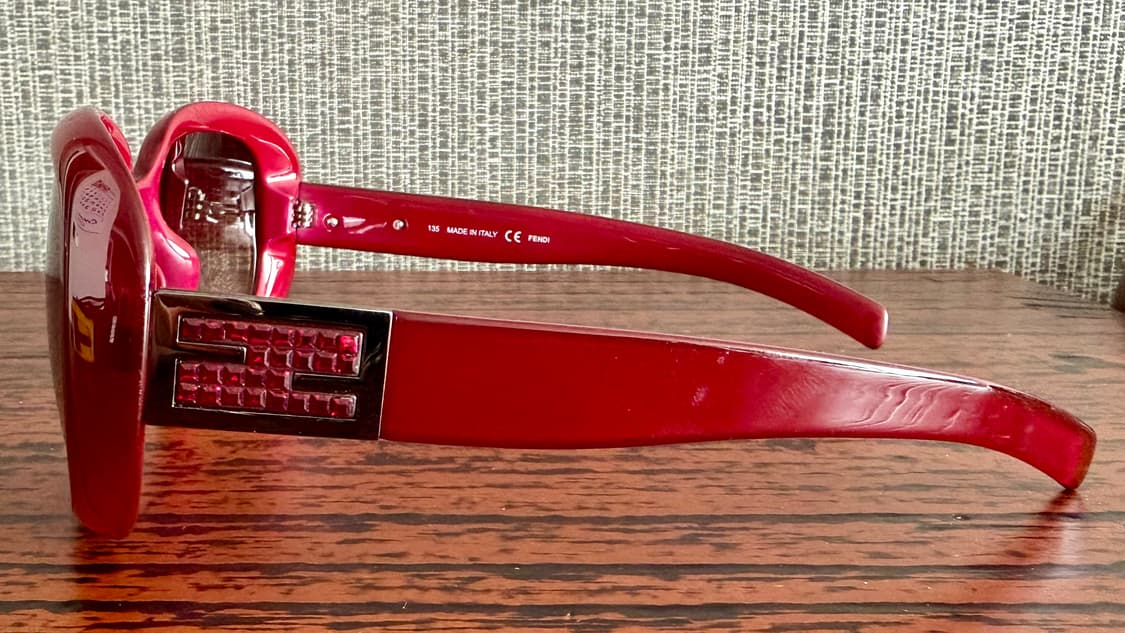 펜디 FENDI F 로고 스와로브스키 장식 레드 오버사이즈 선글라스 상품이미지2