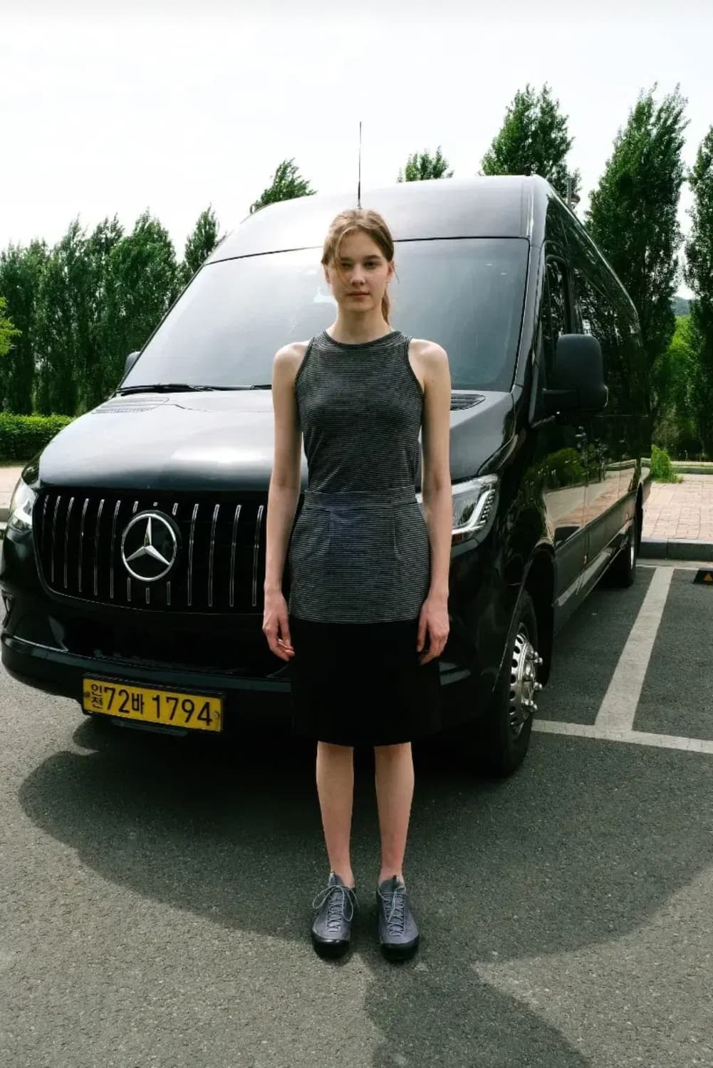 페스토 스트라이프 슬리브리스 탑 블랙 상품이미지1