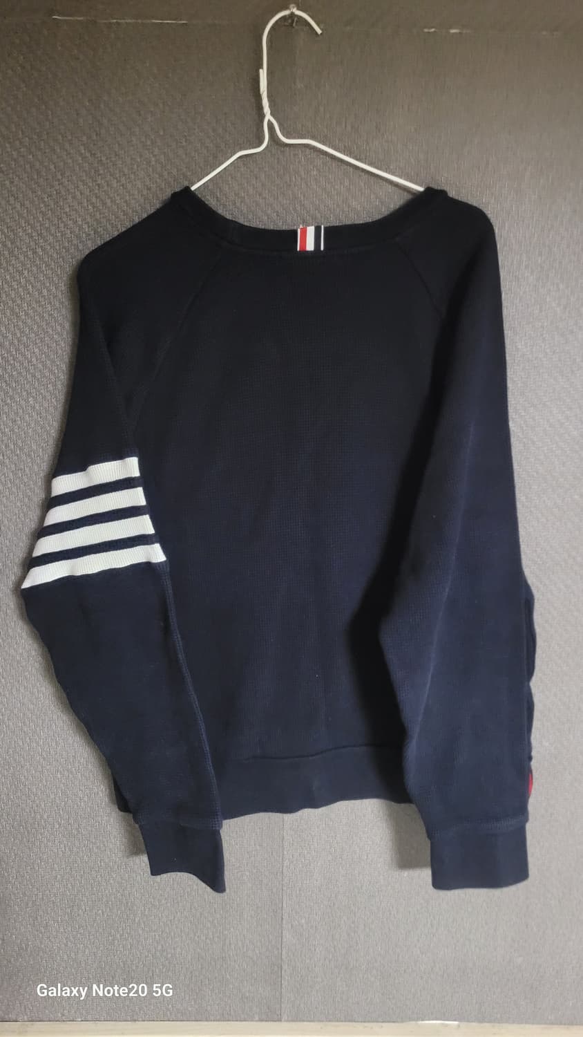 톰브라운  사선 완장 니트 상품이미지3