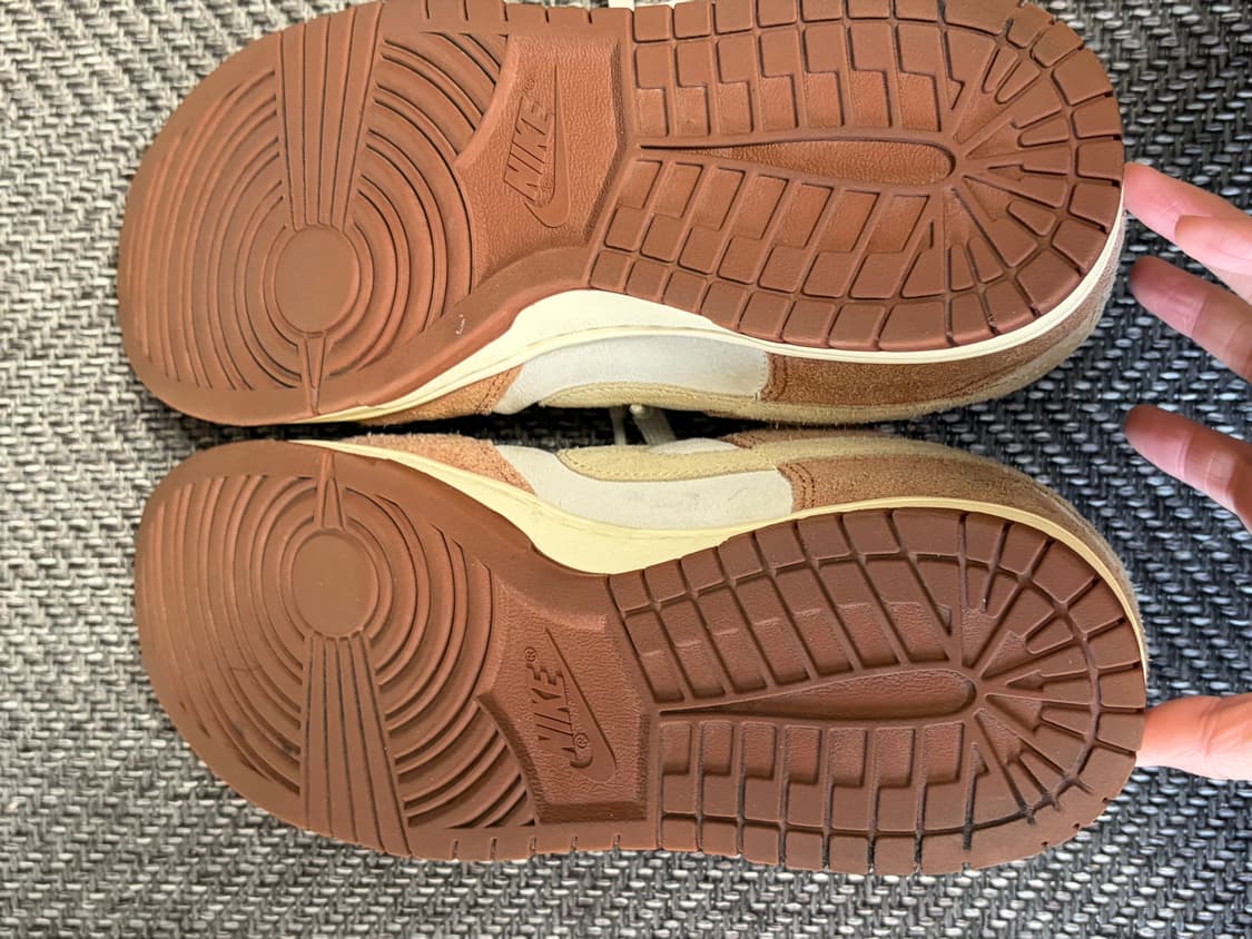 나이키 덩크로우프리미엄 미디움커리 275
 상품이미지4