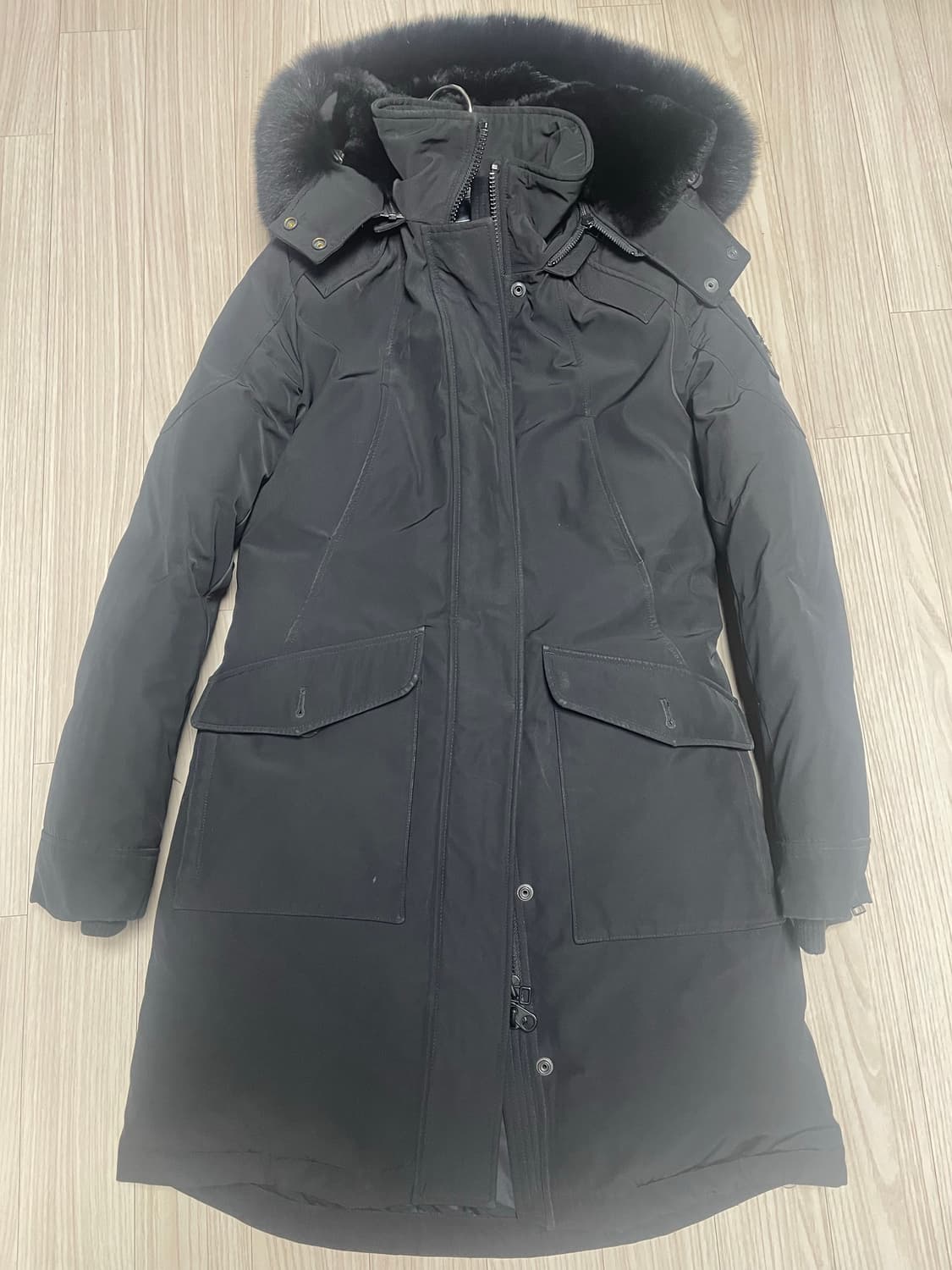 무스너클 블랙 폭스퍼 케이 에디션 여성M 상품이미지2