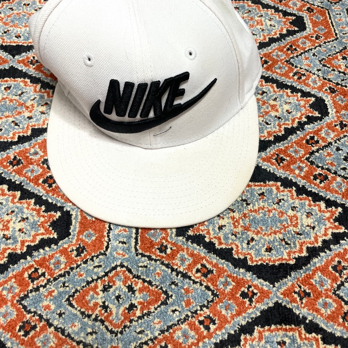 나이키 스펠로고 화이트 스냅백 FREE 상품이미지2