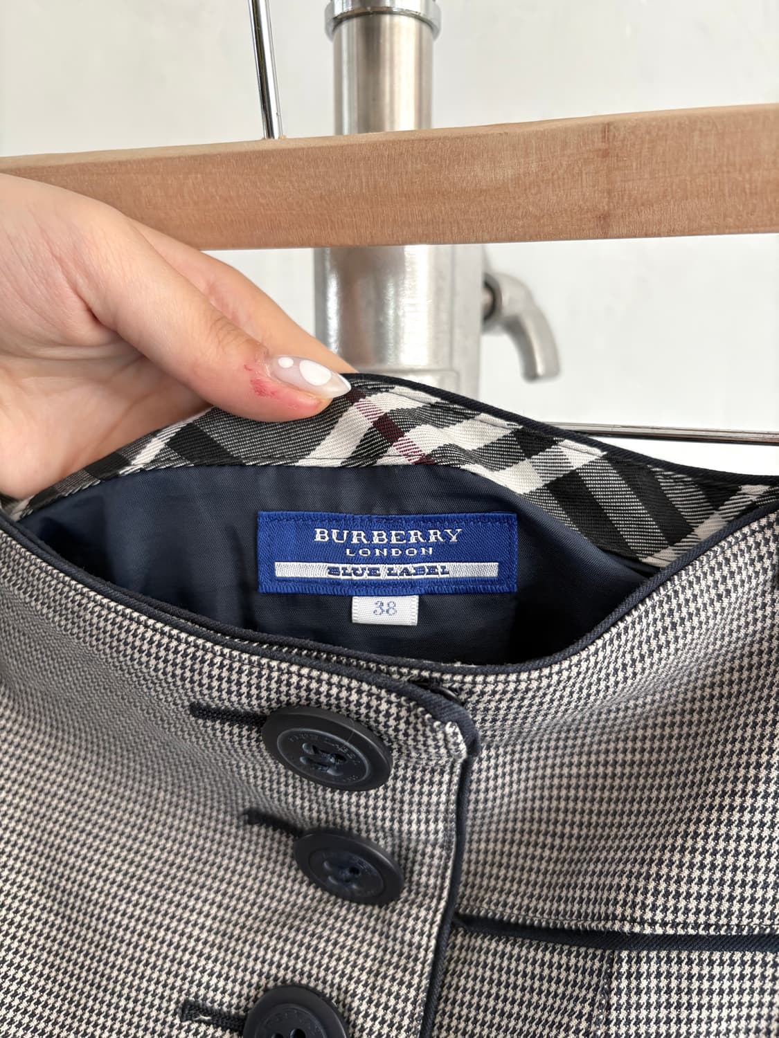 Burberry 버버리 블루라벨 5버튼 하운드투스 플리츠 미니 스커트 상품이미지3