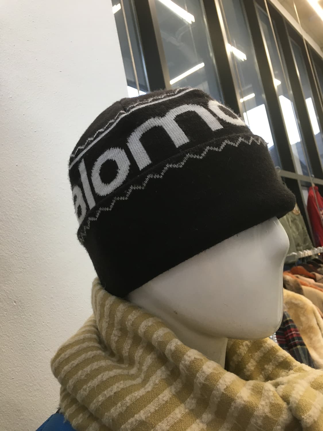 살로몬(salomon) 검정 비니 상품이미지3