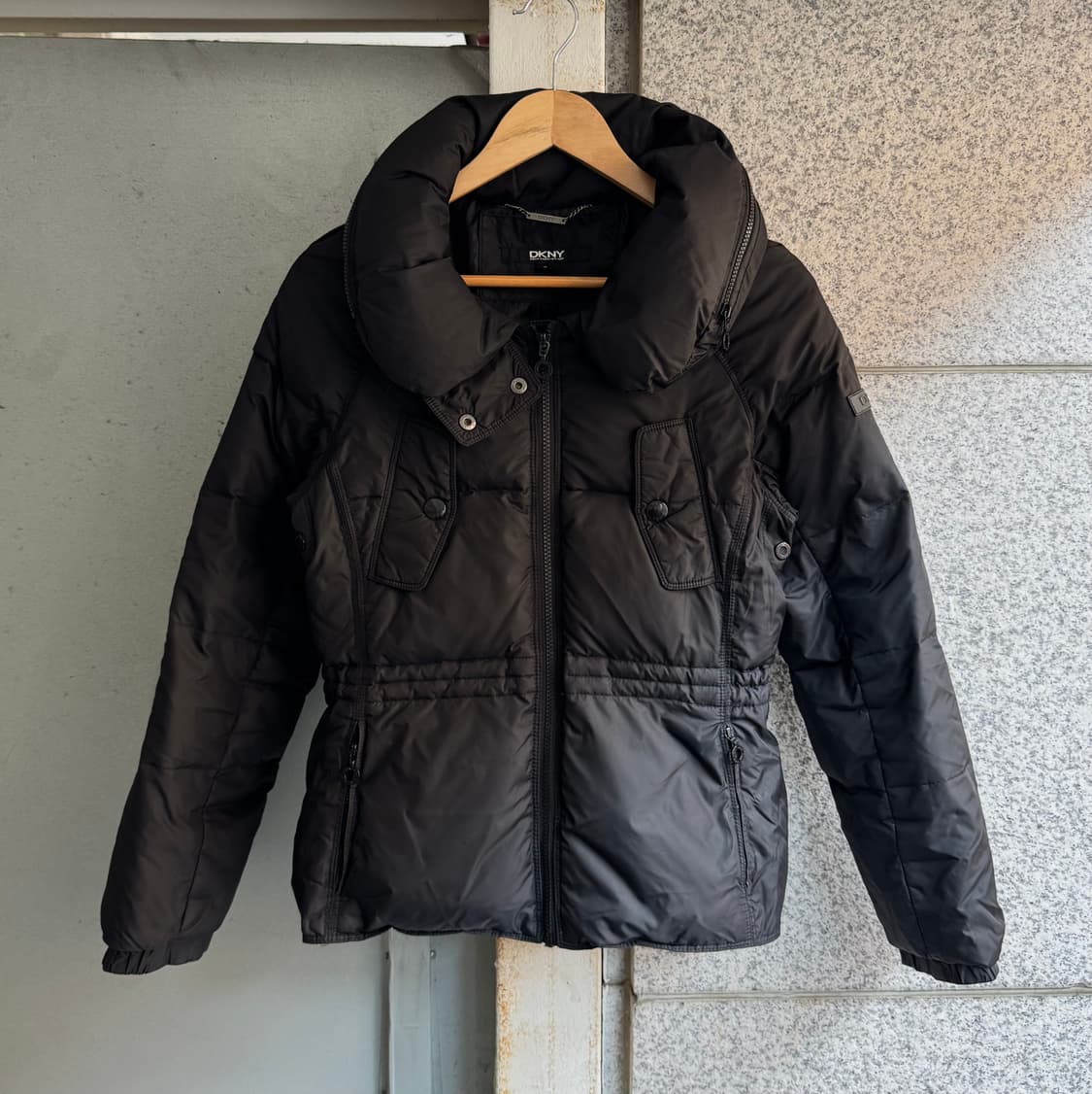 DKNY 빅카라 로고 다운 자켓 상품이미지1