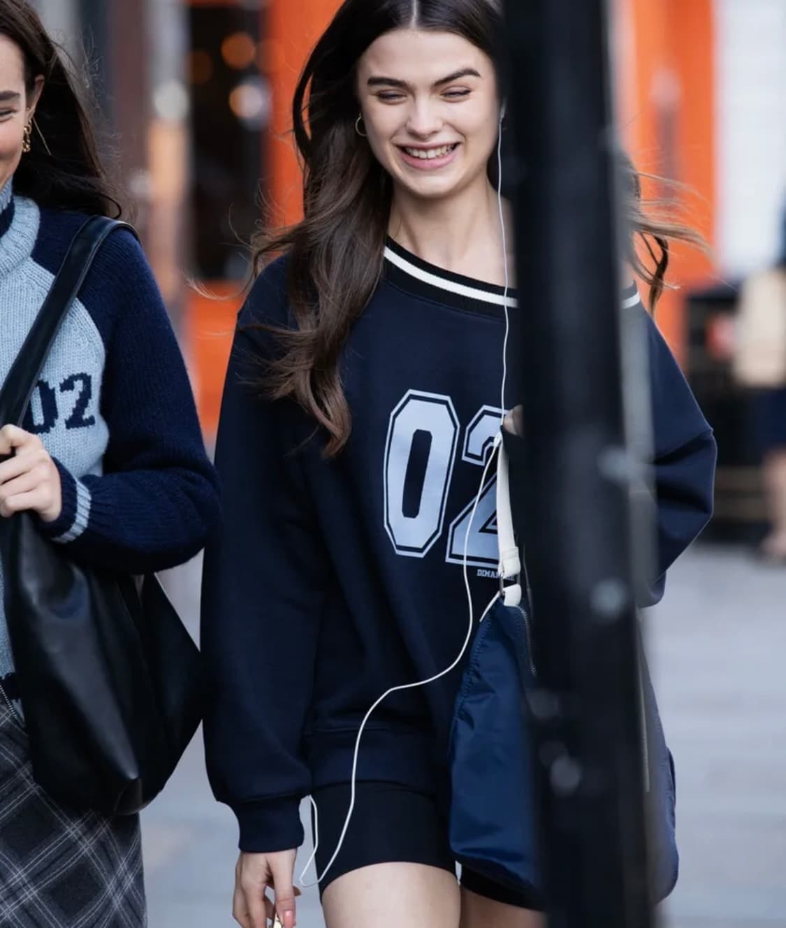 디망쉬 SPORTY OVERSIZE SWEATSHIRT (NAVY) 상품이미지4