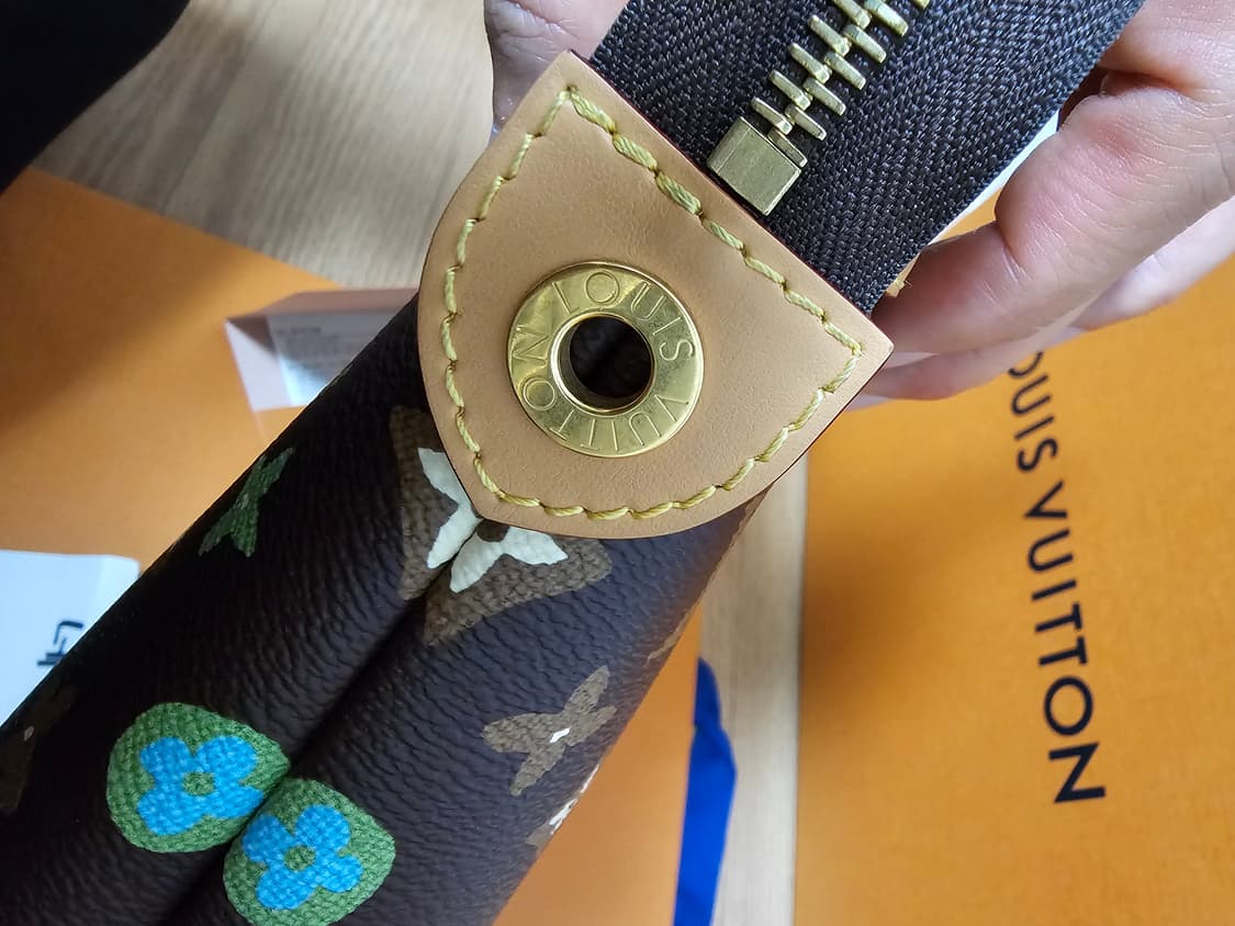 루이비통 타일러x퍼렐 강아지 초콜렛 포쉐트 클러치백 상품이미지9