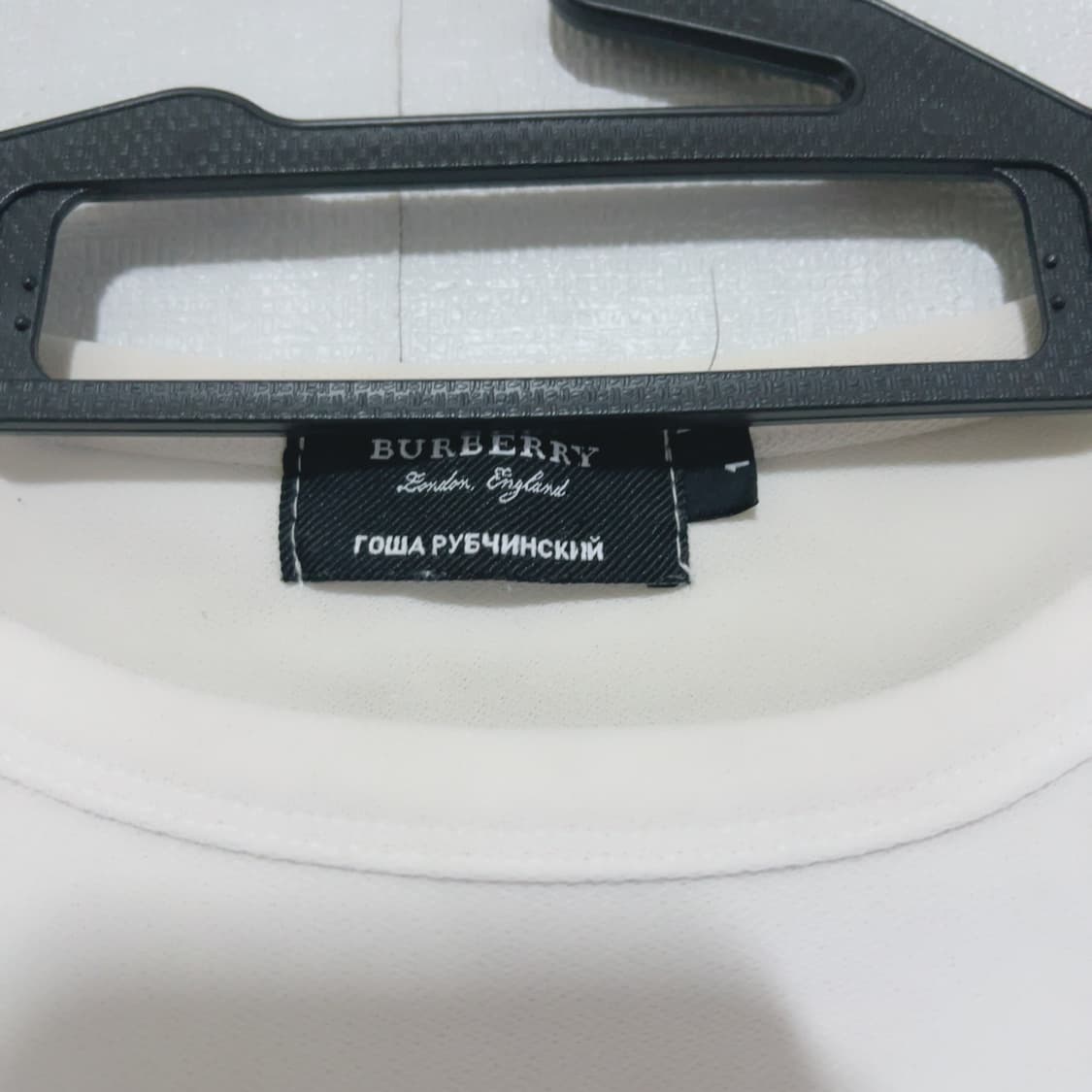 버버리 화이트 로고 프린팅 여름 공용 반팔티 상품이미지4