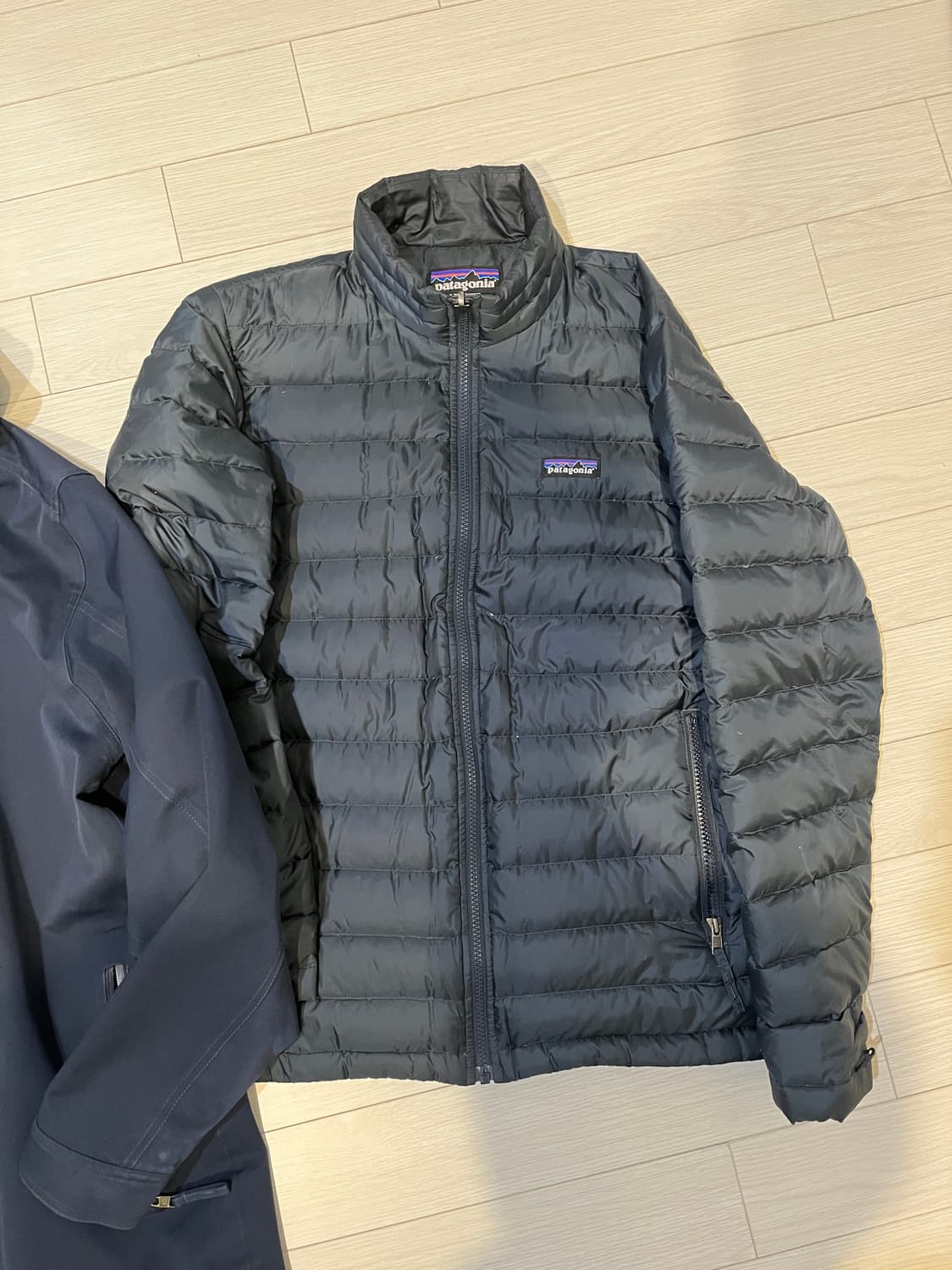 파타고니아 후드 다운자켓 S 네이비 (내피 포함) 상품이미지3