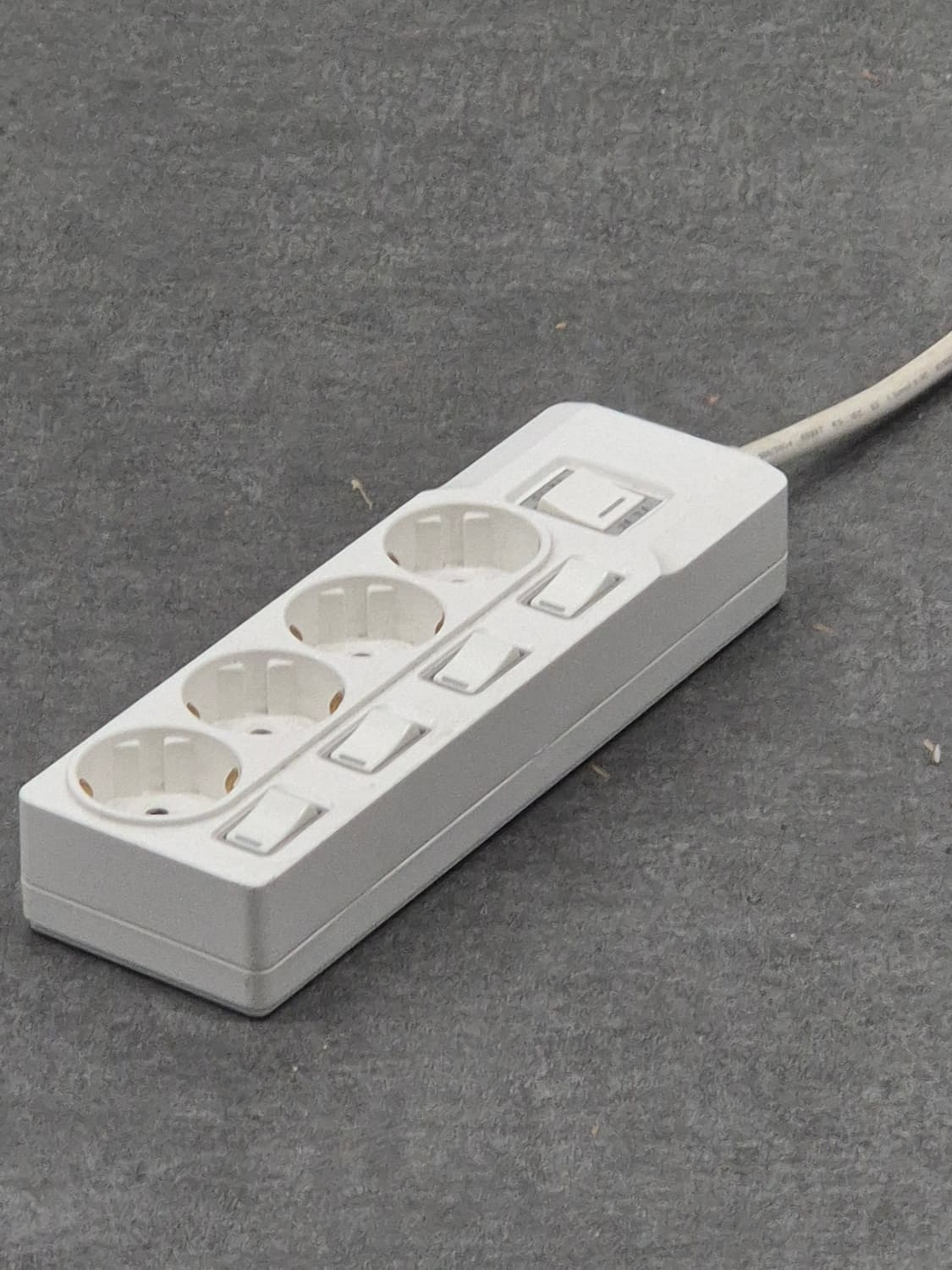 콘센트 백만원 상품이미지1