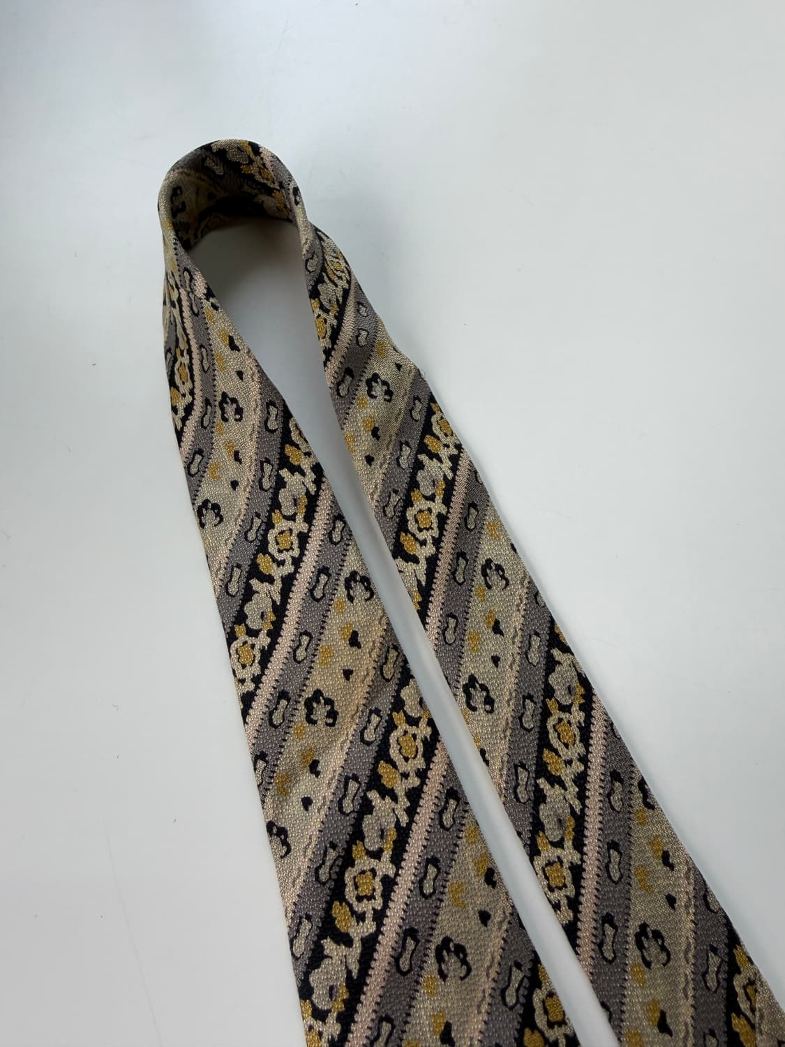 피에르가르뎅(Pierre cardin) 실크 넥타이 9cm 상품이미지7