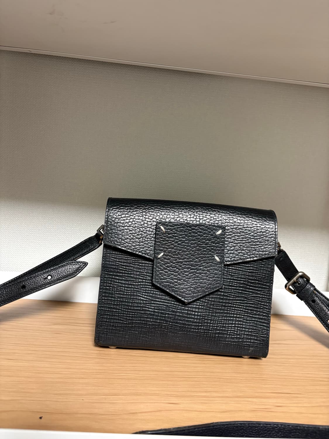 마르지엘라 레더박스백 상품이미지1