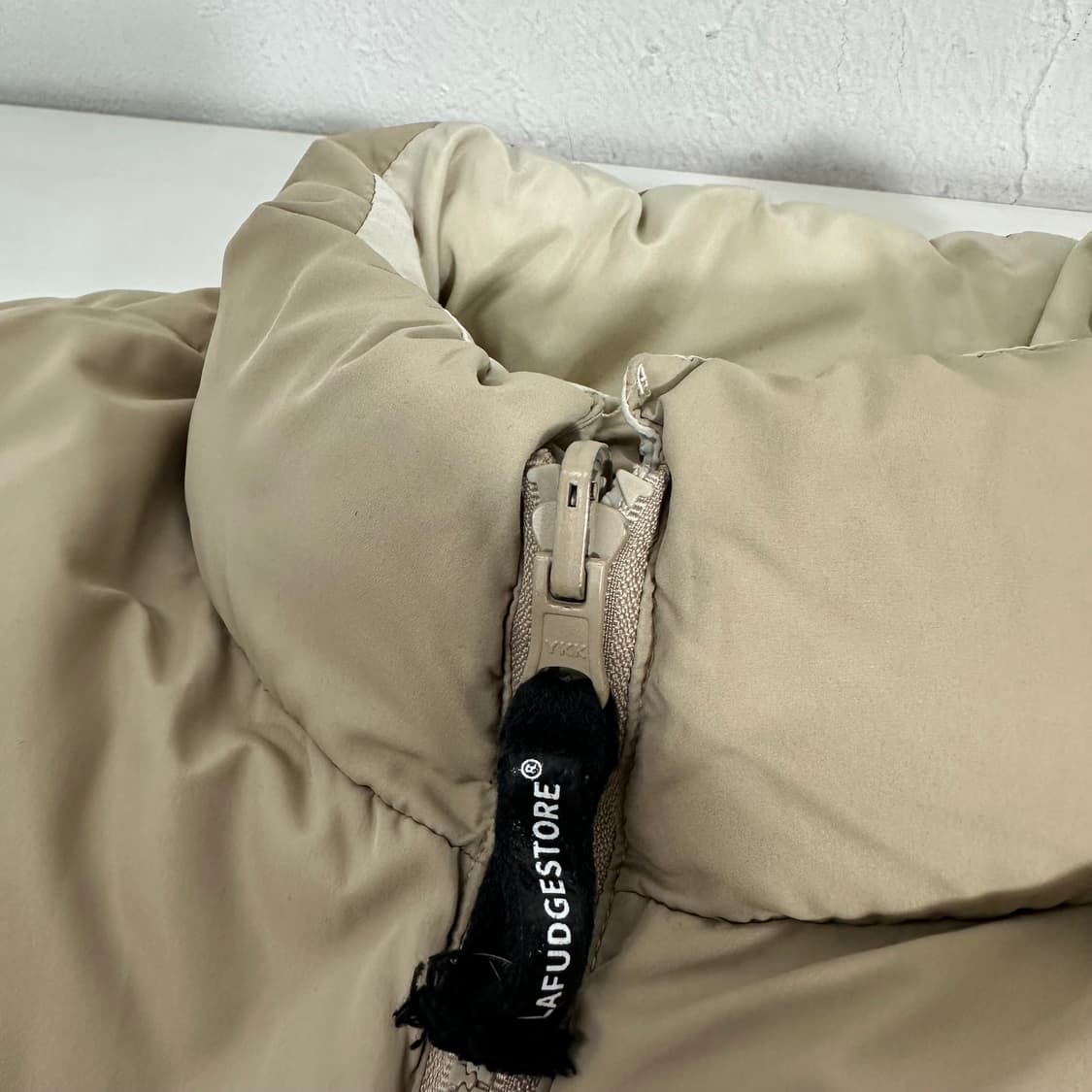 L 라퍼지스토어 베이지 리버시블 푸퍼 패딩 상품이미지4