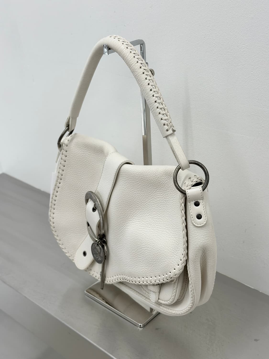 디올 00s 화이트 가우초 탑 핸들백  상품이미지3