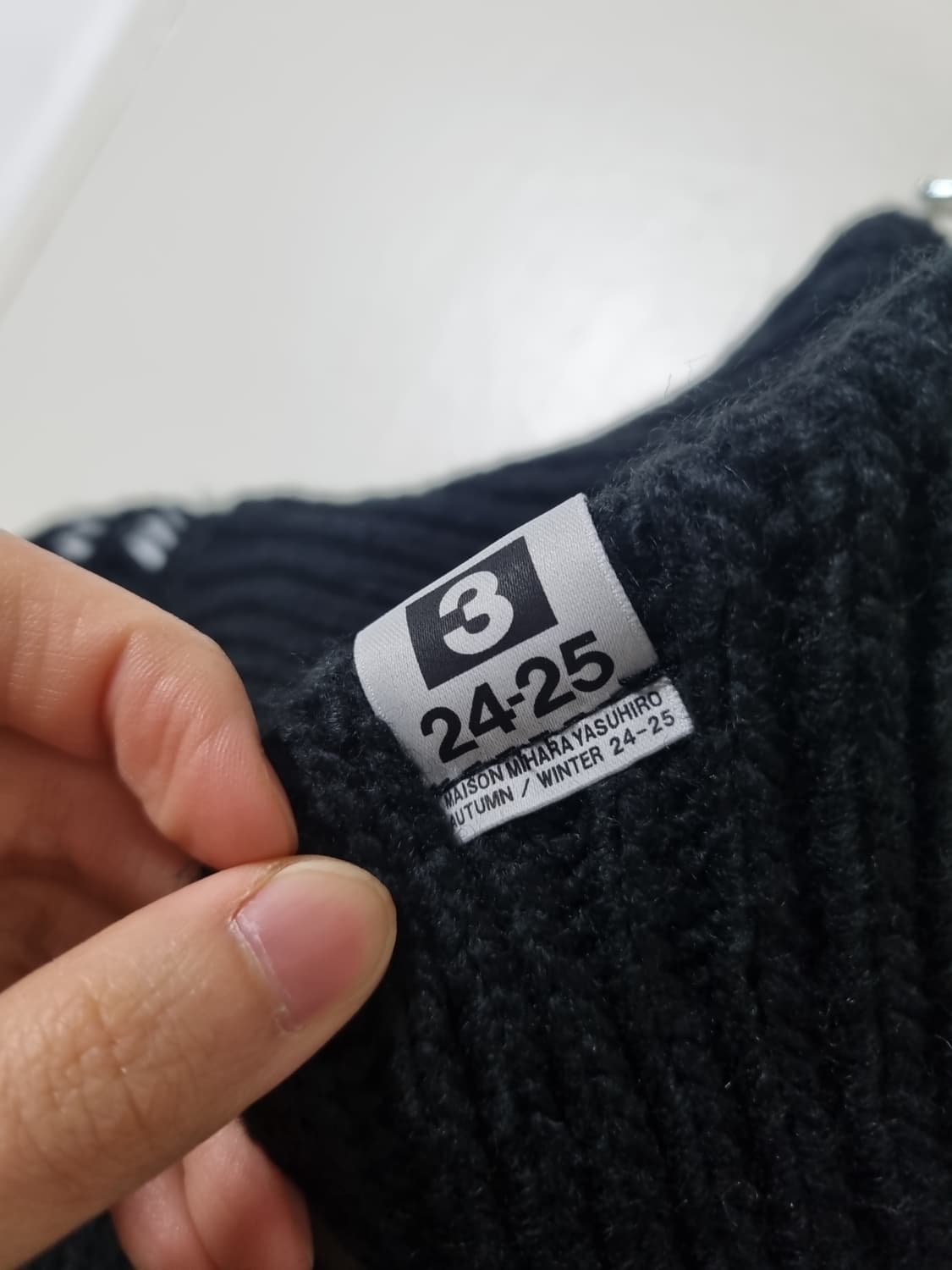 메종 미하라 야스히로 다이너소어 니트 가디건 블랙 상품이미지9