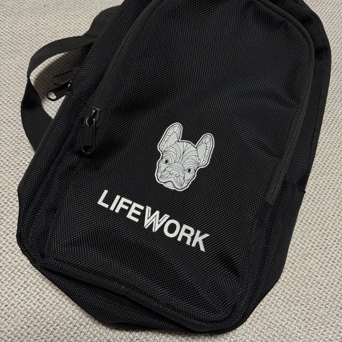 라이프워크 블랙 슬링백 상품이미지2