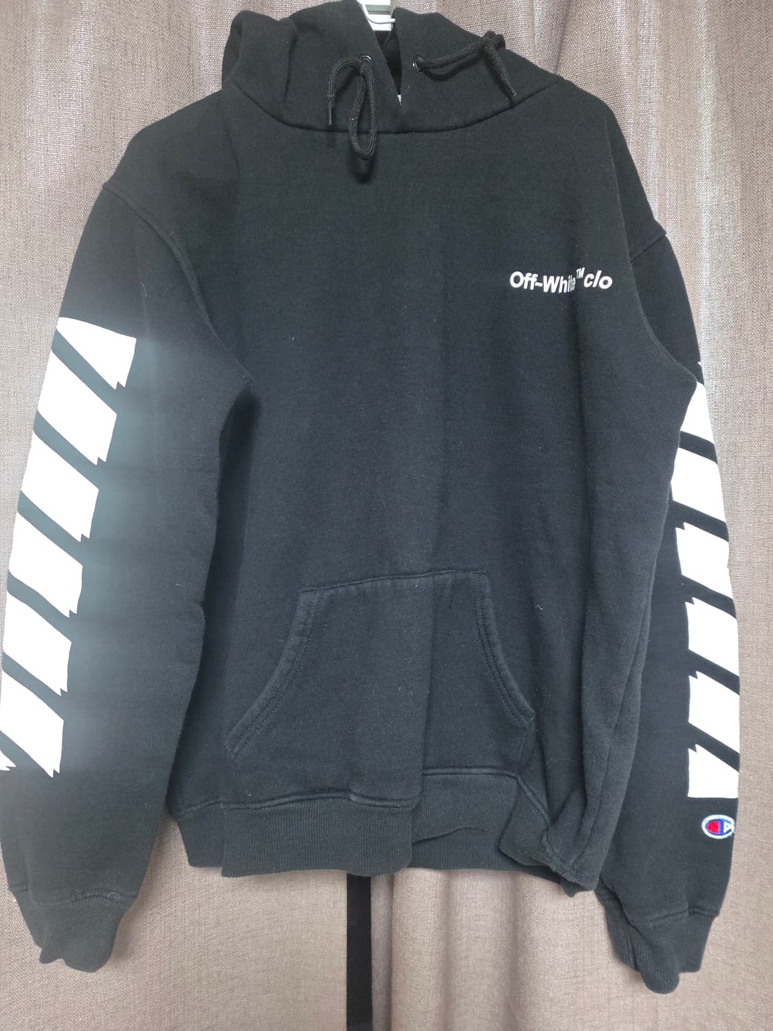 오프화이트로고맨투맨 95 상품이미지1